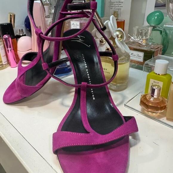 Giuseppe Zanotti - Picture 7 of 8